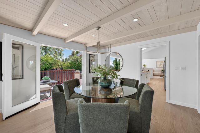 990 Oxford Drive, Los Altos, CA 94024