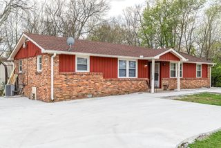108 Donna Dr # B, Hendersonville, TN 37075