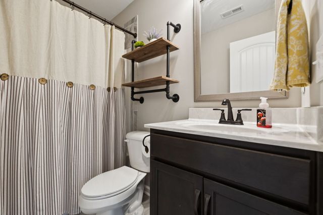 1565 Kestrel Dr, Clarksville, TN 37040