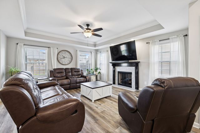 1565 Kestrel Dr, Clarksville, TN 37040