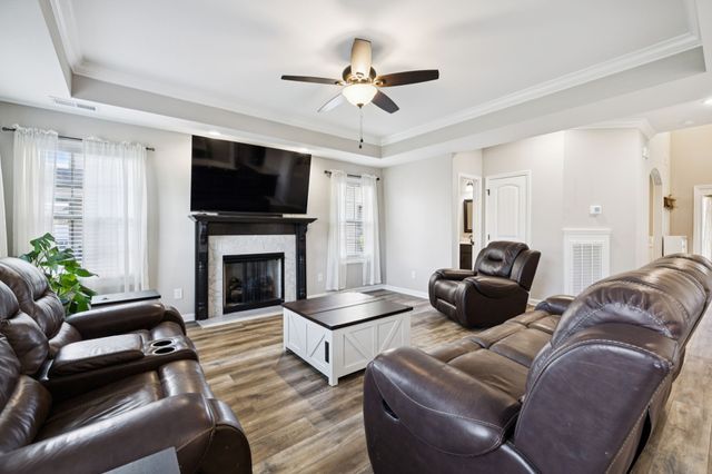 1565 Kestrel Dr, Clarksville, TN 37040