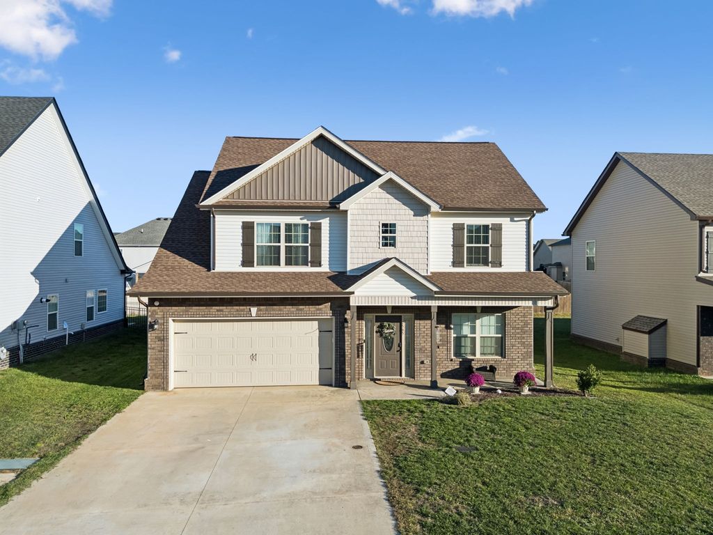1565 Kestrel Dr, Clarksville, TN 37040