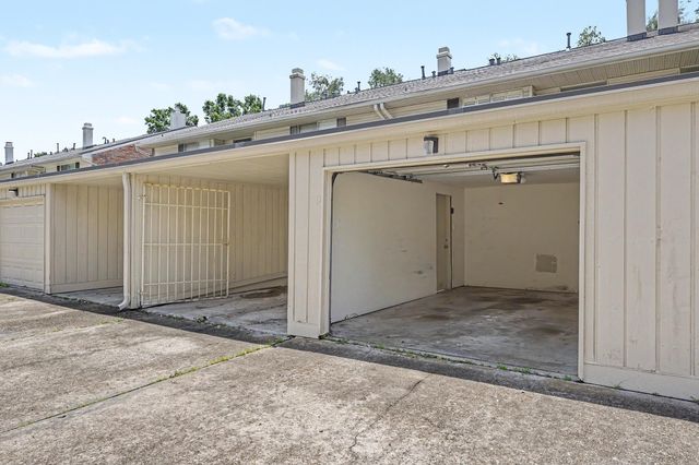 5916 Valley Forge Drive 163, Houston, TX 77057