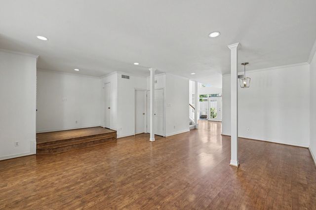 5916 Valley Forge Drive 163, Houston, TX 77057