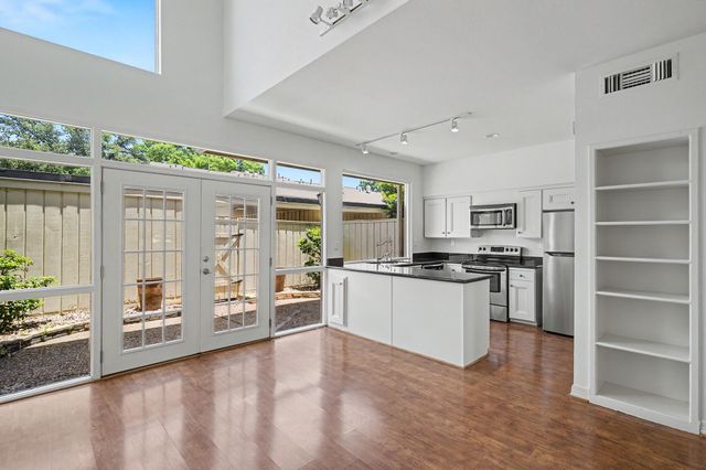 5916 Valley Forge Drive 163, Houston, TX 77057