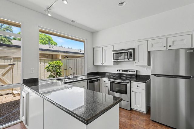 5916 Valley Forge Drive 163, Houston, TX 77057