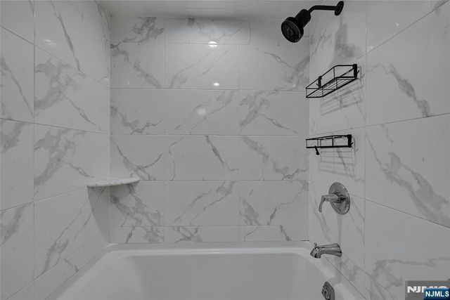 333 Grand Avenue 1I, Palisades Park, NJ 07650