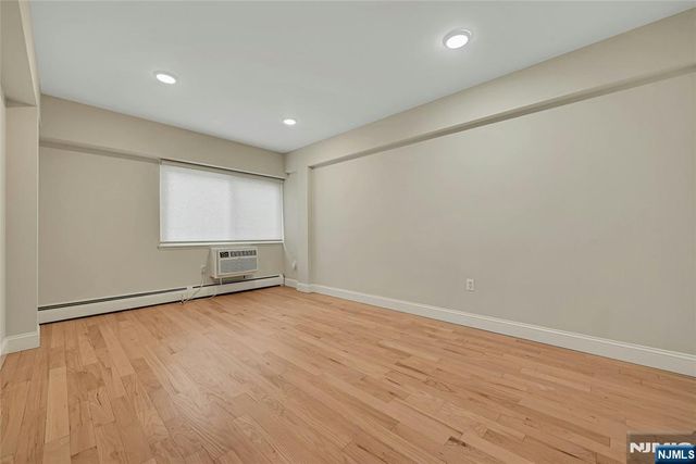 333 Grand Avenue 1I, Palisades Park, NJ 07650