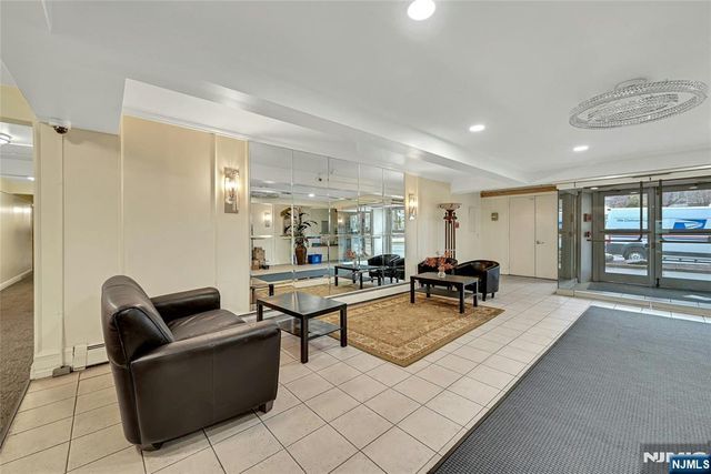 333 Grand Avenue 1I, Palisades Park, NJ 07650