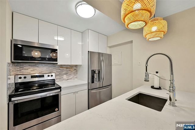 333 Grand Avenue 1I, Palisades Park, NJ 07650