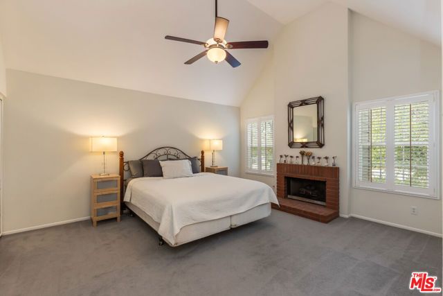 20950 Oxnard Street 10, Woodland Hills (los Angeles), CA 91367