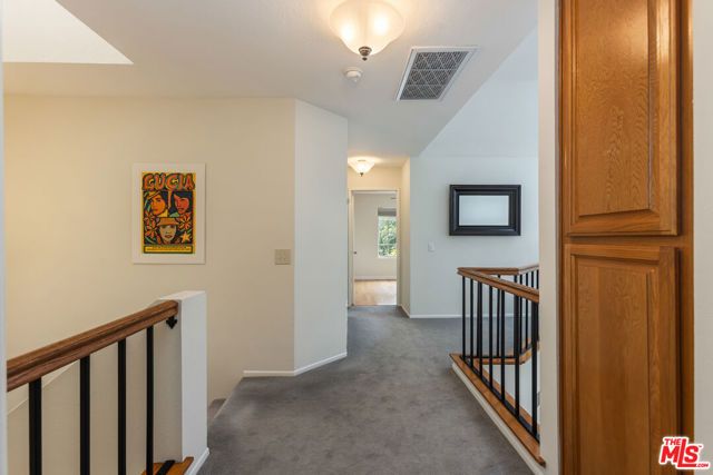 20950 Oxnard Street 10, Woodland Hills (los Angeles), CA 91367
