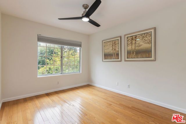 20950 Oxnard Street 10, Woodland Hills (los Angeles), CA 91367