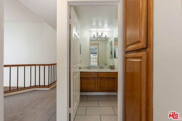20950 Oxnard Street 10, Woodland Hills (los Angeles), CA 91367
