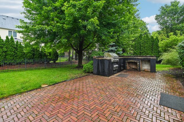 2227 Spartina Road, Naperville, IL 60564