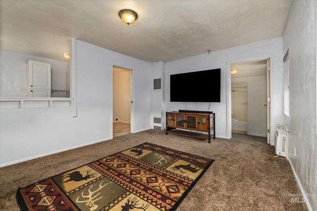 716 E Sherman Ave, Nampa, ID 83686