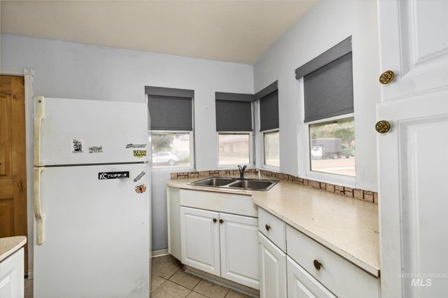716 E Sherman Ave, Nampa, ID 83686