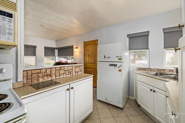 716 E Sherman Ave, Nampa, ID 83686