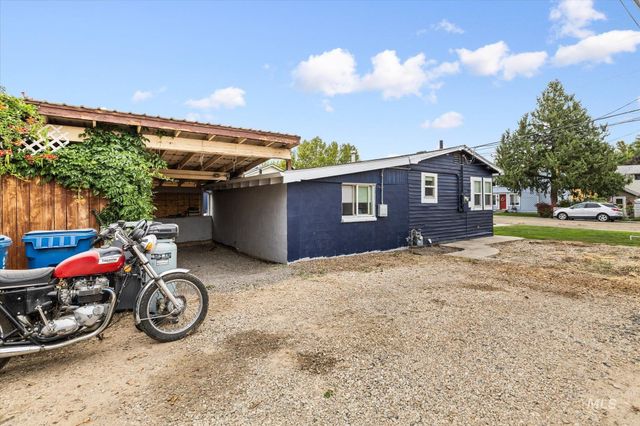 716 E Sherman Ave, Nampa, ID 83686