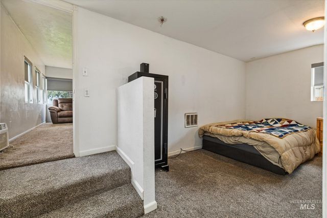 716 E Sherman Ave, Nampa, ID 83686