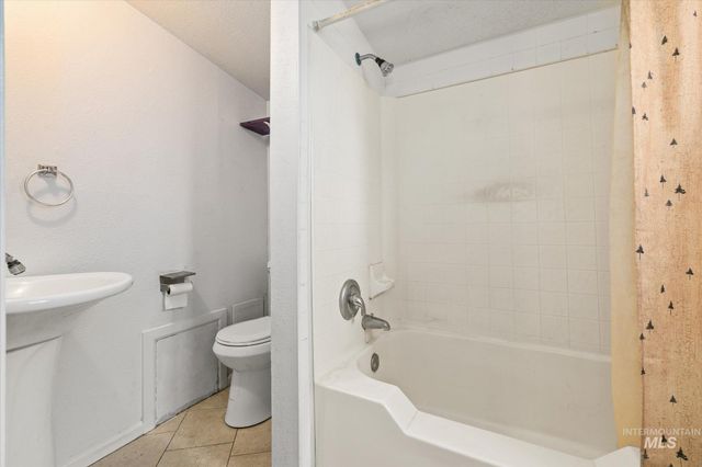 716 E Sherman Ave, Nampa, ID 83686