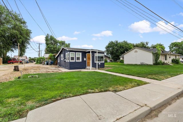 716 E Sherman Ave, Nampa, ID 83686