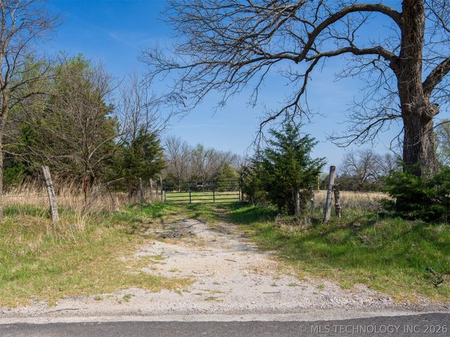 7 E 36th Street, Okmulgee, OK 74447