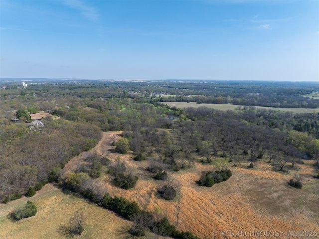 7 E 36th Street, Okmulgee, OK 74447