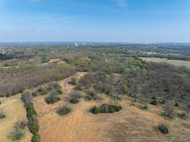 7 E 36th Street, Okmulgee, OK 74447
