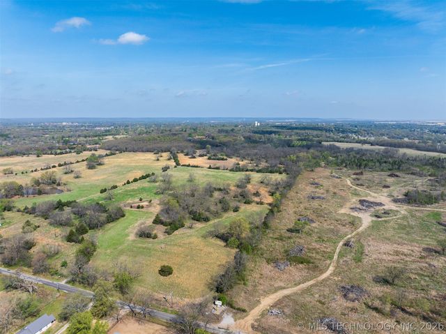 7 E 36th Street, Okmulgee, OK 74447