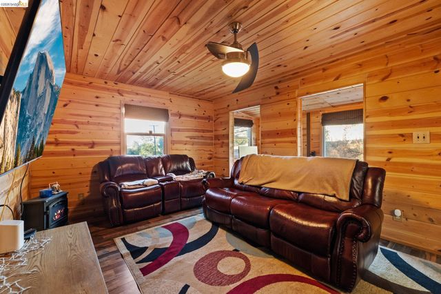 15895 Morris Rd, Sonora, CA 95370