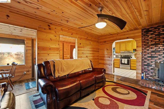 15895 Morris Rd, Sonora, CA 95370