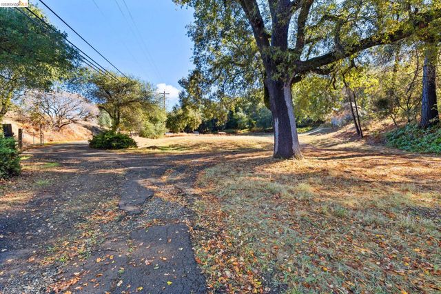 15895 Morris Rd, Sonora, CA 95370