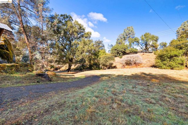15895 Morris Rd, Sonora, CA 95370