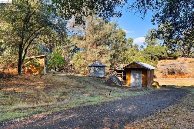 15895 Morris Rd, Sonora, CA 95370