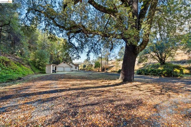 15895 Morris Rd, Sonora, CA 95370