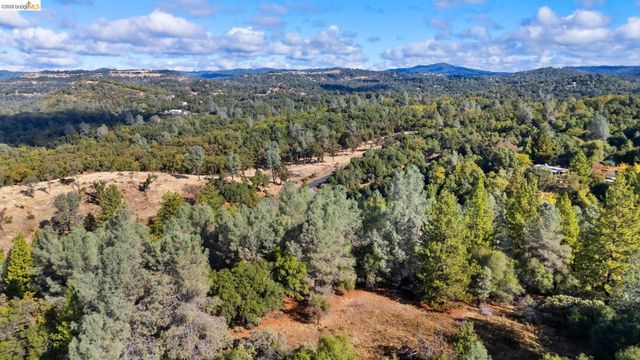 15895 Morris Rd, Sonora, CA 95370