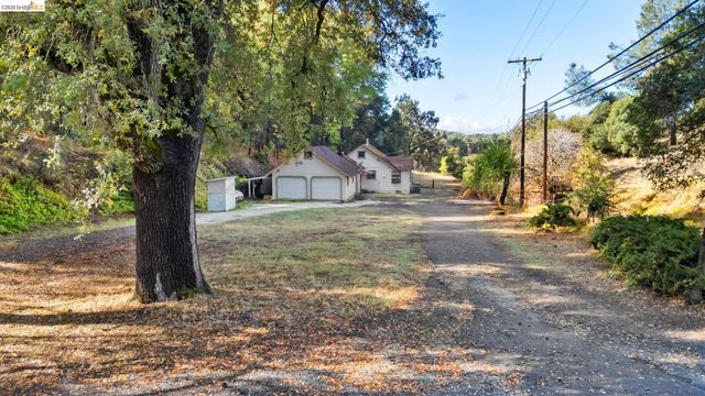 15895 Morris Rd, Sonora, CA 95370