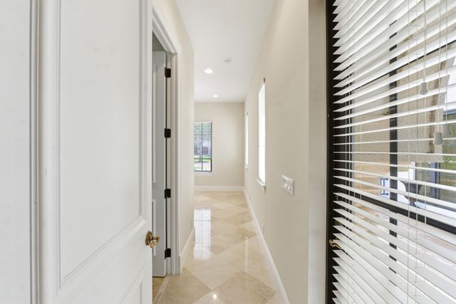 8289 Emerald Avenue, Parkland, FL 33076