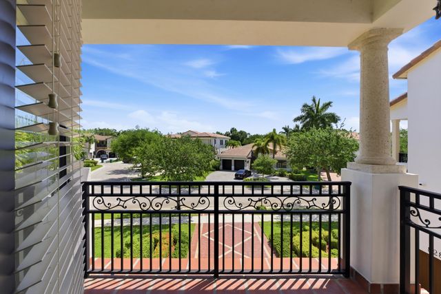 8289 Emerald Avenue, Parkland, FL 33076