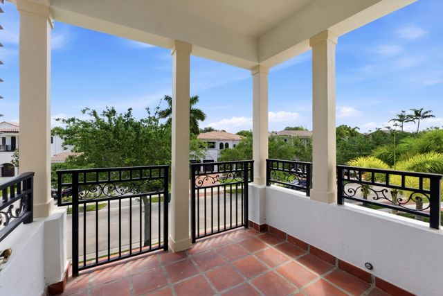 8289 Emerald Avenue, Parkland, FL 33076