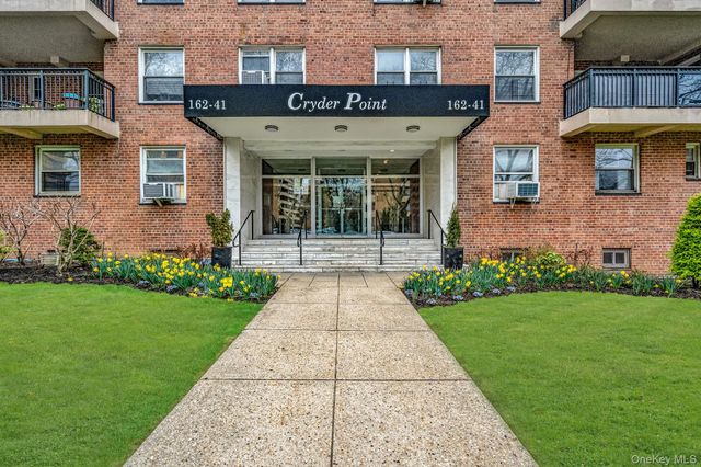 162-41 Powells Cove Boulevard 5C, Whitestone, NY 11357