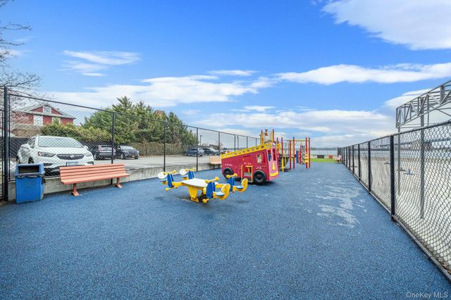 162-41 Powells Cove Boulevard 5C, Whitestone, NY 11357