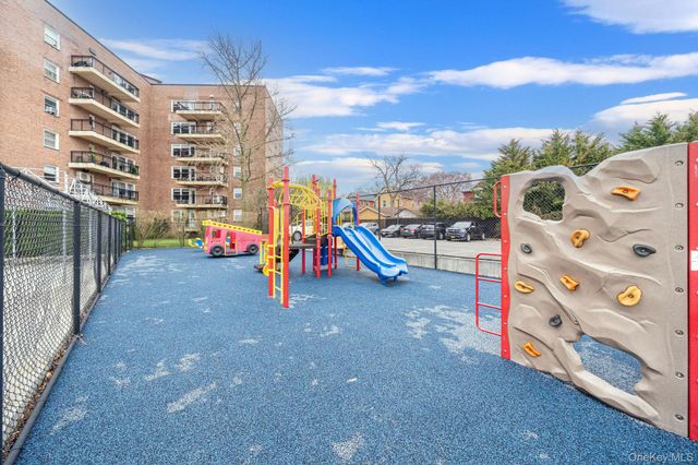 162-41 Powells Cove Boulevard 5C, Whitestone, NY 11357