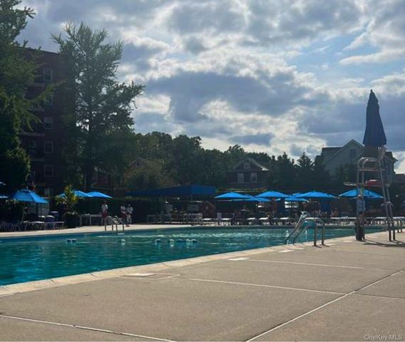 162-41 Powells Cove Boulevard 5C, Whitestone, NY 11357