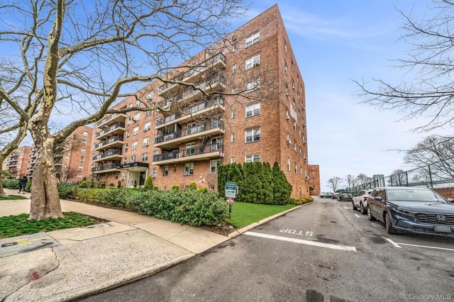 162-41 Powells Cove Boulevard 5C, Whitestone, NY 11357