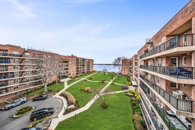 162-41 Powells Cove Boulevard 5C, Whitestone, NY 11357