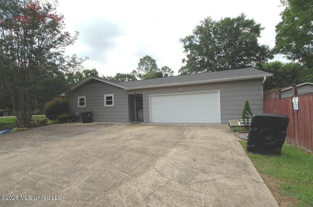 1211 Carter Drive, Hattiesburg, MS 39402