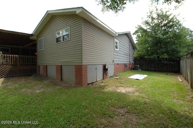 1211 Carter Drive, Hattiesburg, MS 39402