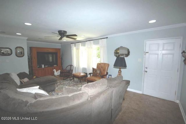 1211 Carter Drive, Hattiesburg, MS 39402